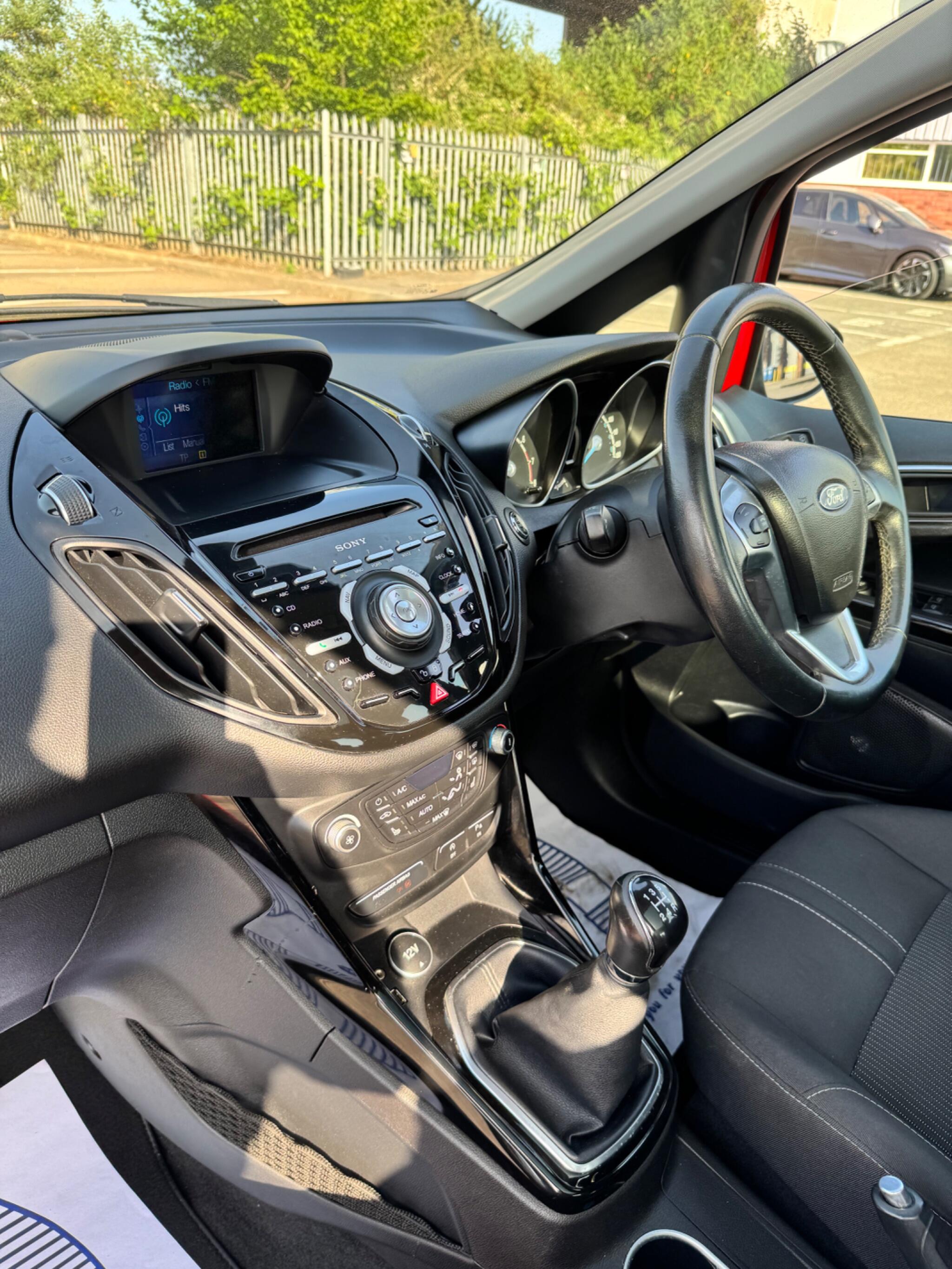 Ford S-Max view 24