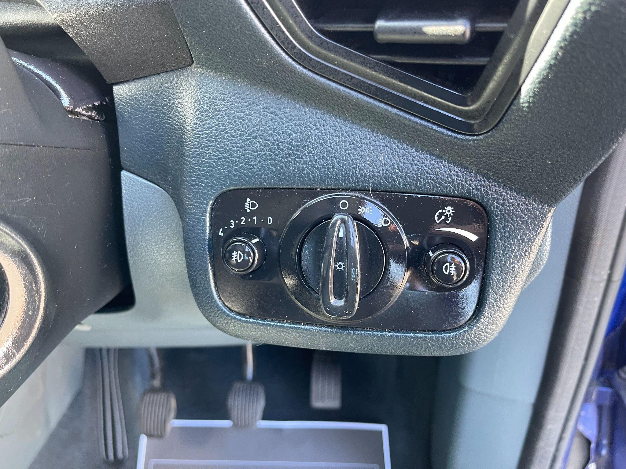 Ford C-Max view 29