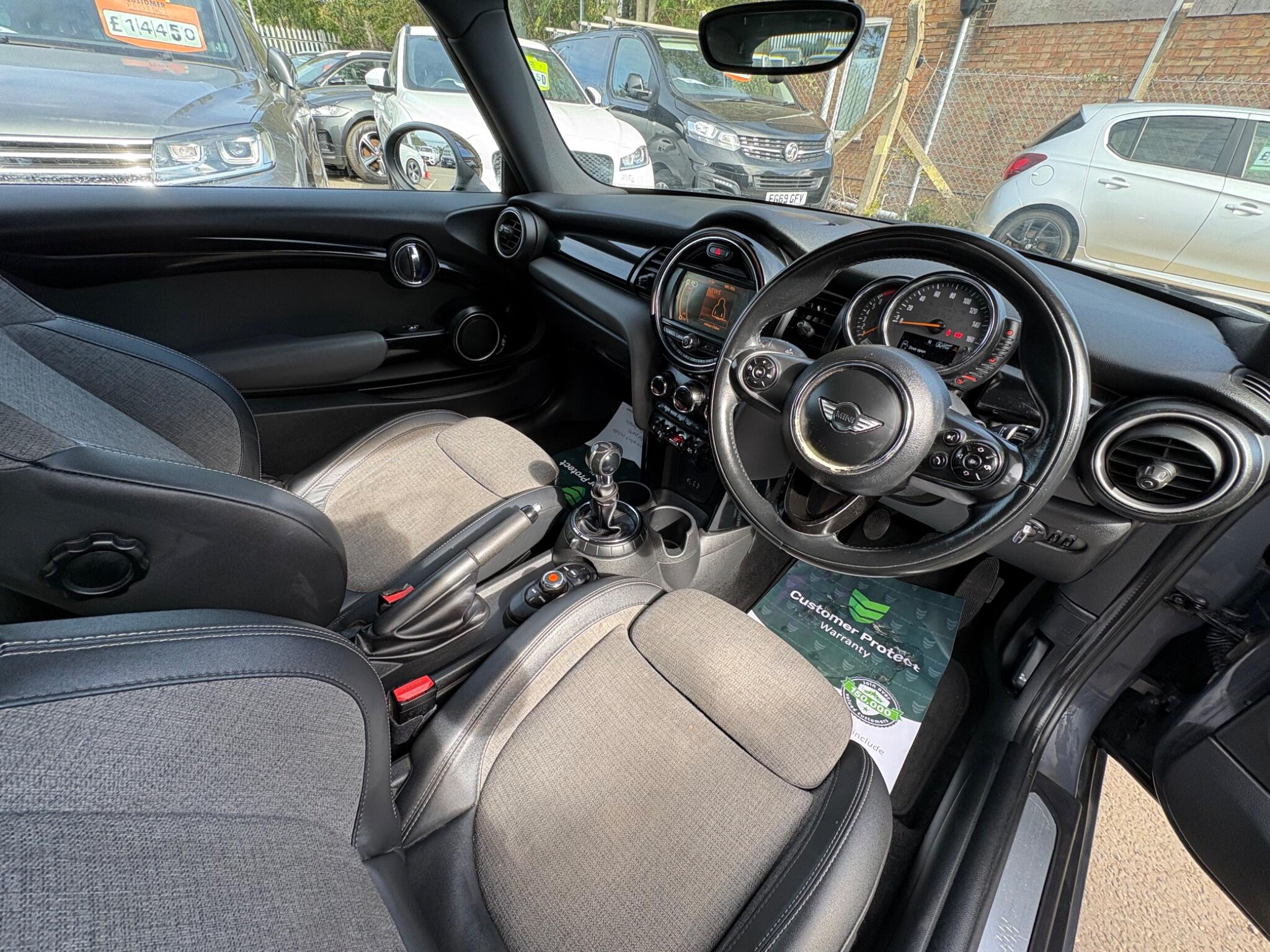 Mini Hatch view 7