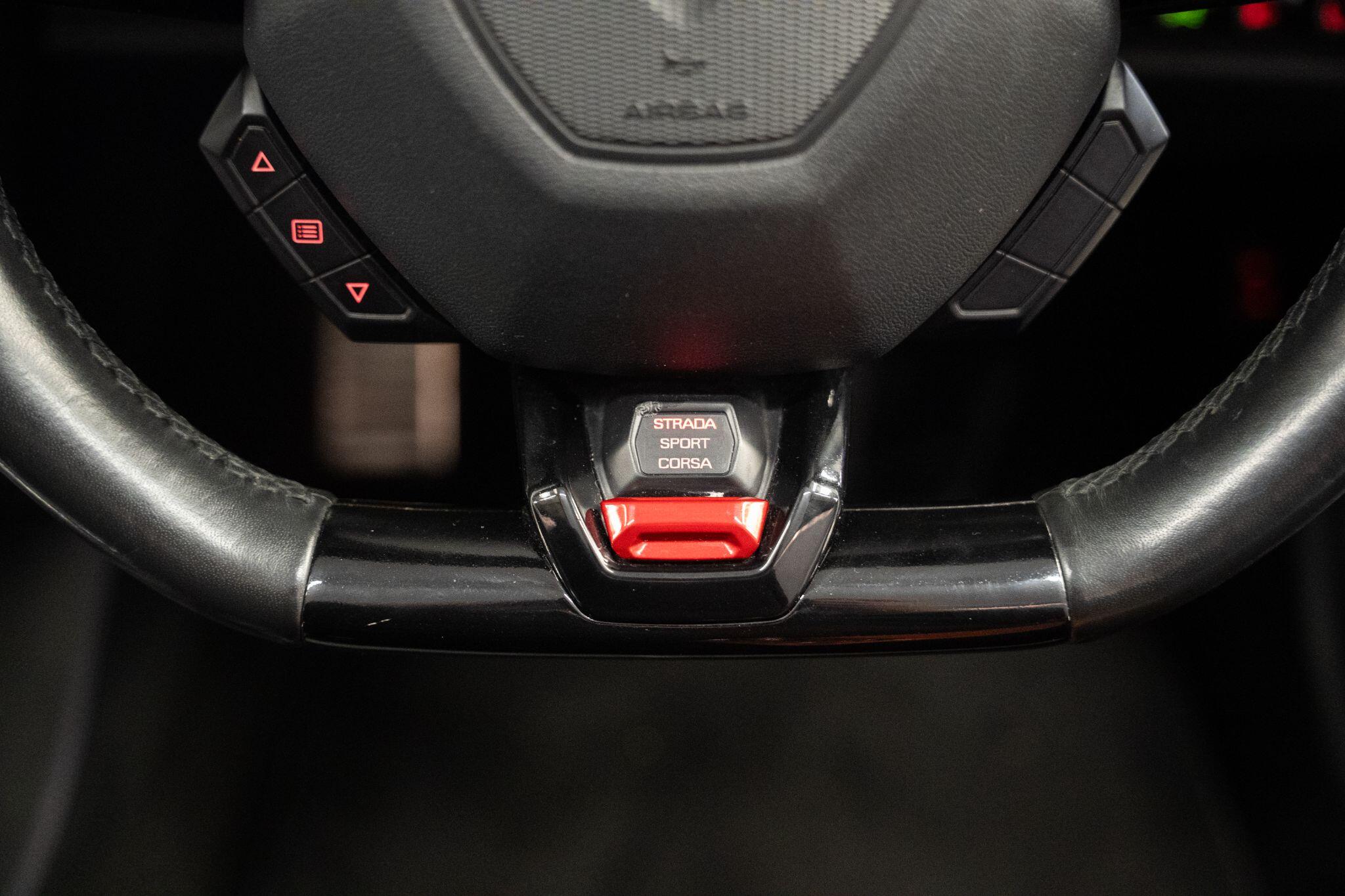Lamborghini Huracan view 37