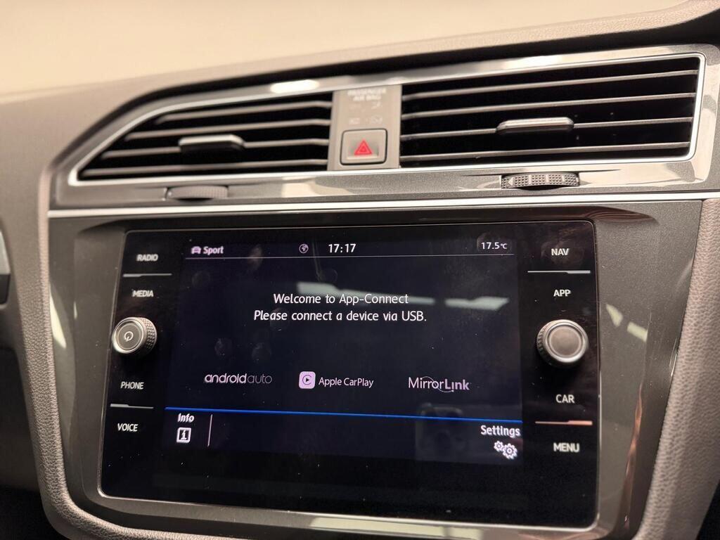 Volkswagen Tiguan view 19