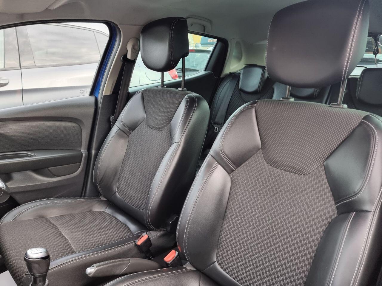 Renault Clio view 18