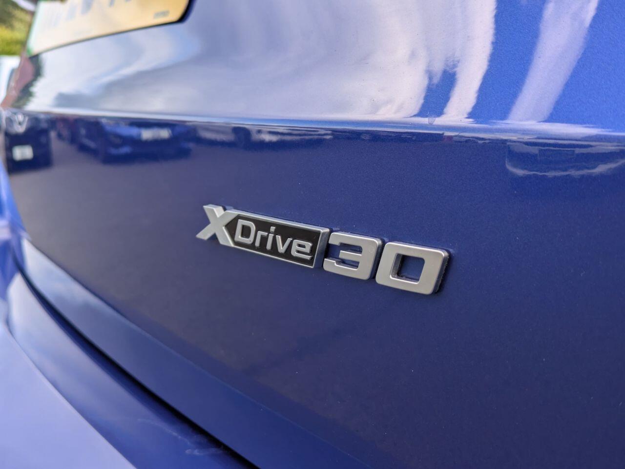 BMW Ix1 view 27
