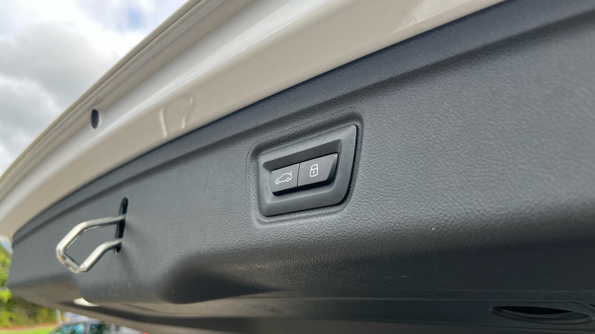 BMW 3 Series view 26