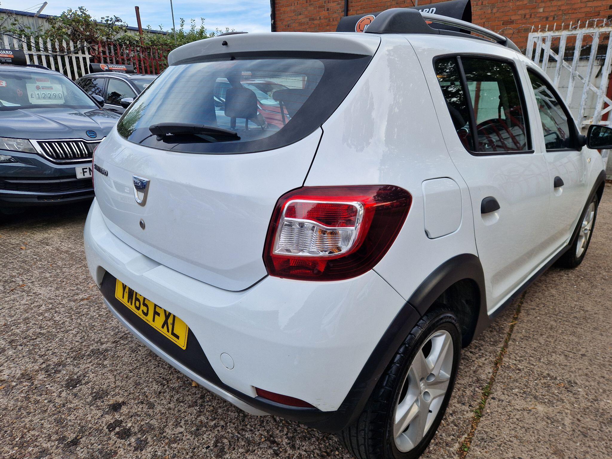 Dacia Sandero view 16