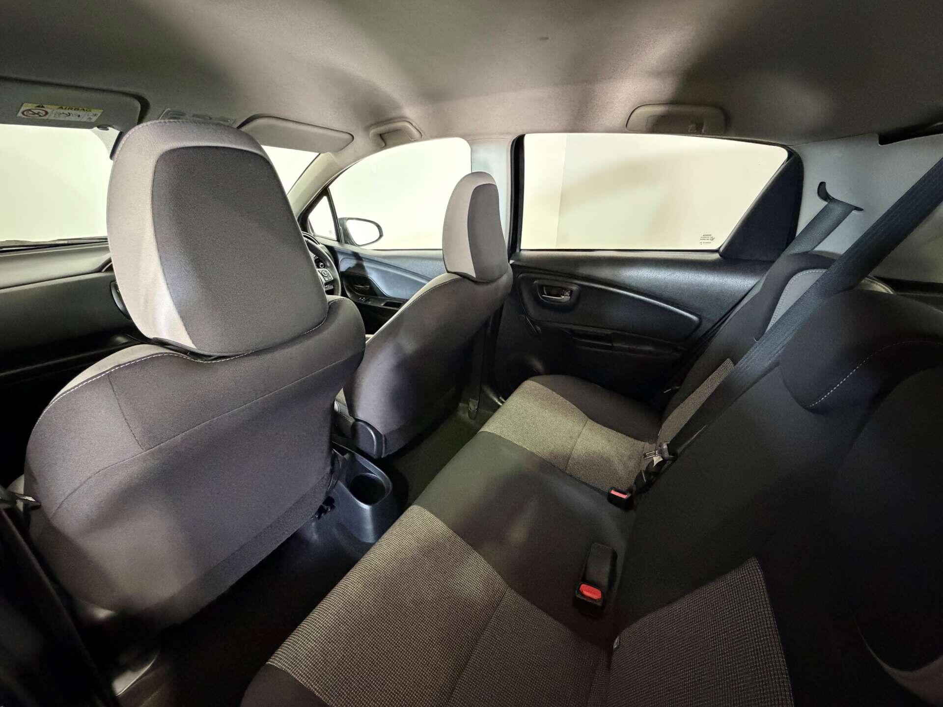 Toyota Yaris view 45