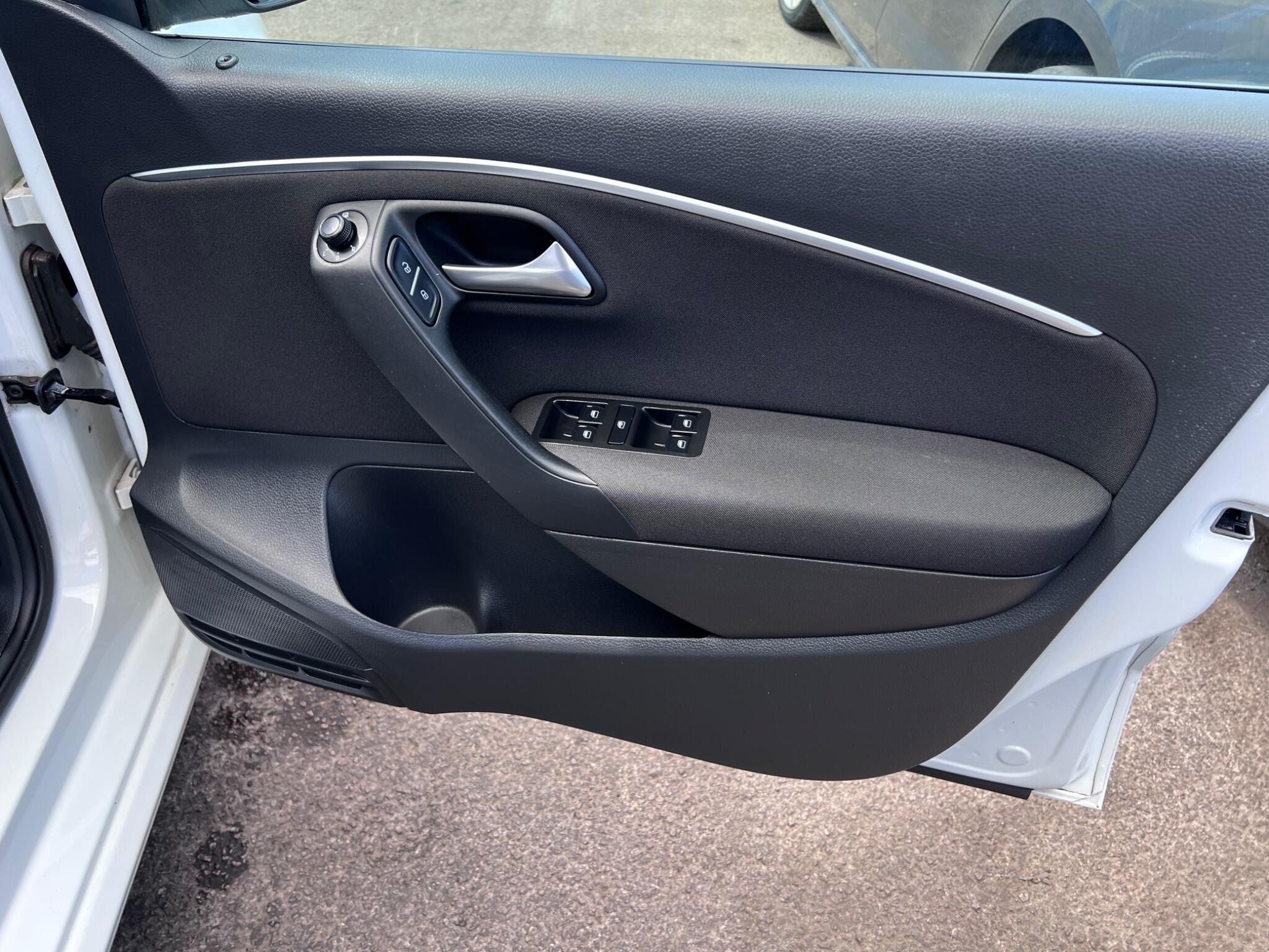 Volkswagen Polo view 17