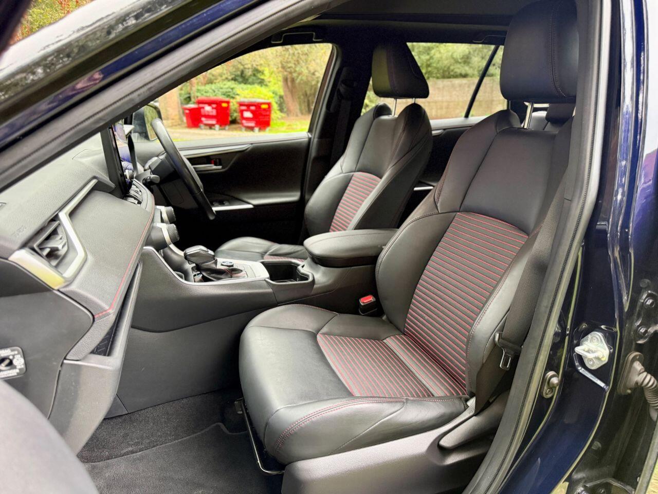 Toyota Rav4 view 7