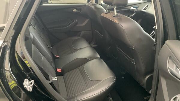 Ford Focus view 10