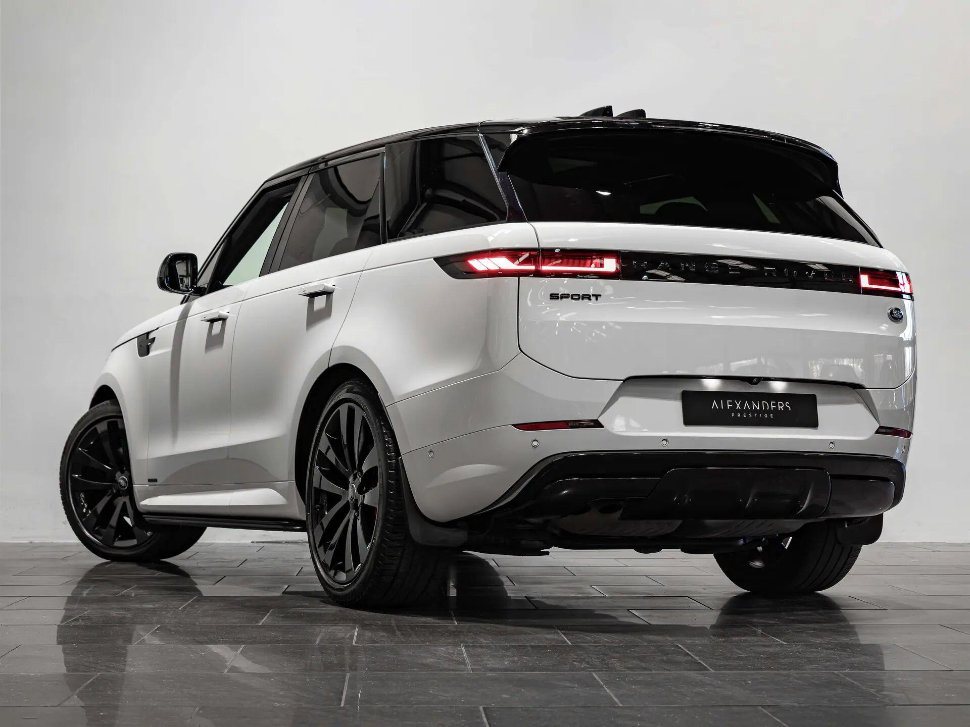 Land Rover Range Rover Sport view 9