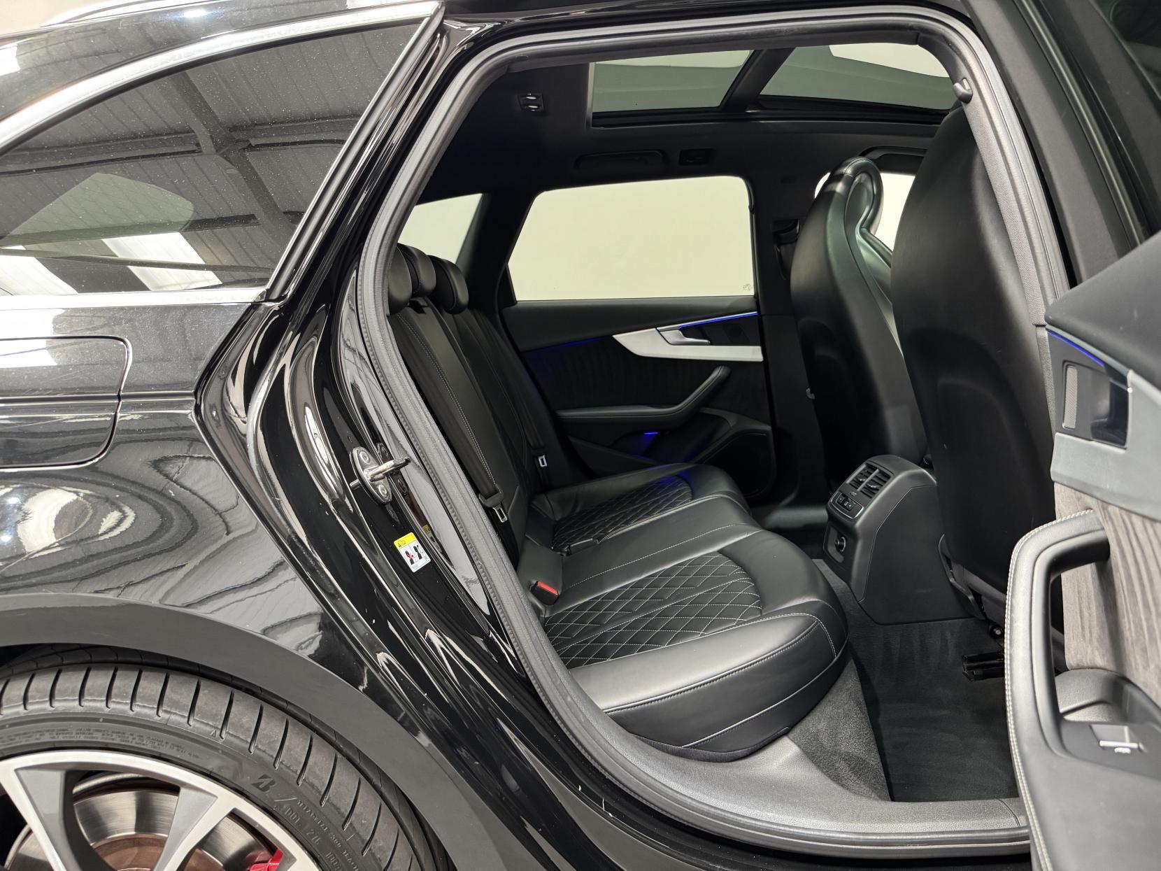 Audi S4 Avant view 52