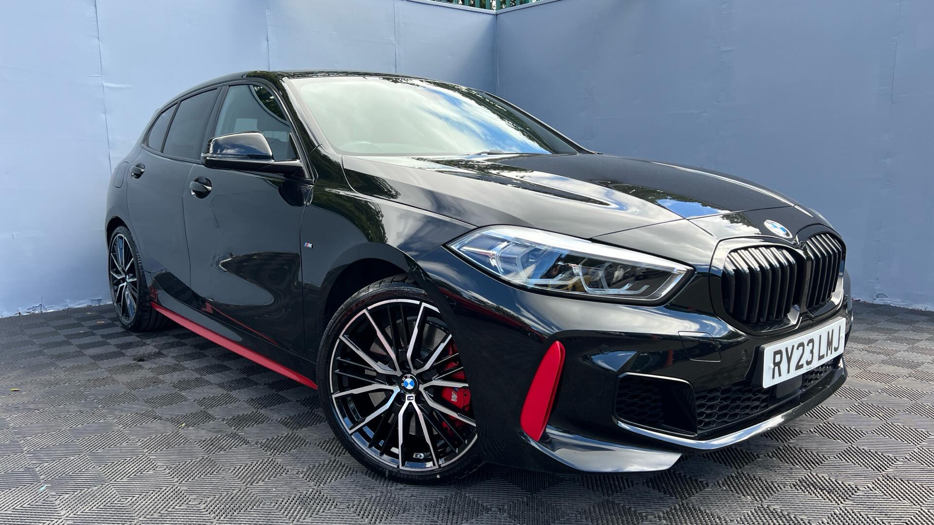 BMW 1 Series view 24