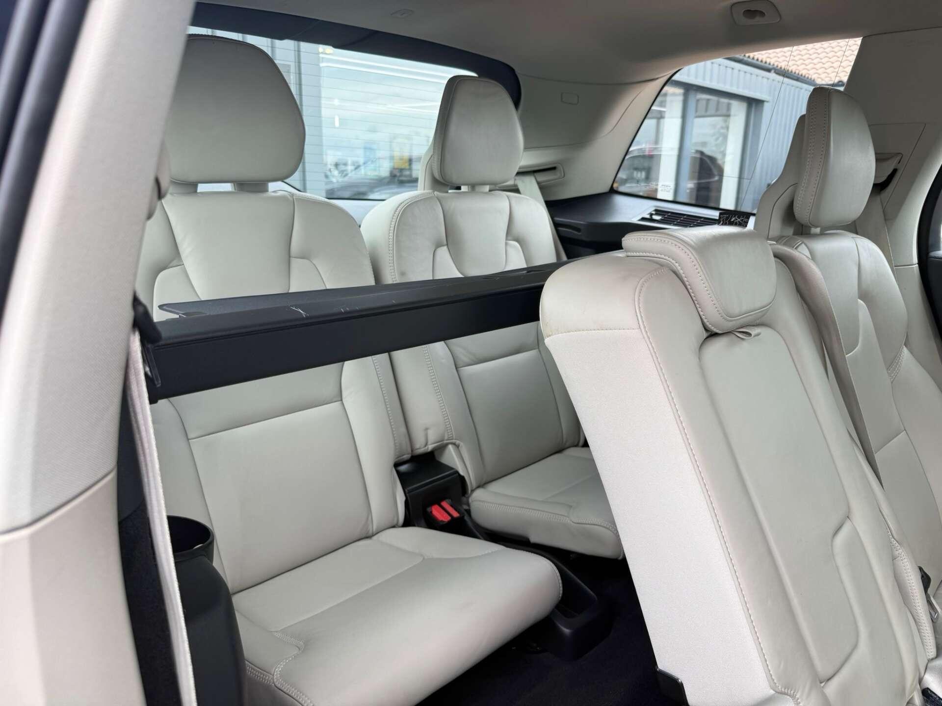 Volvo XC90 view 43