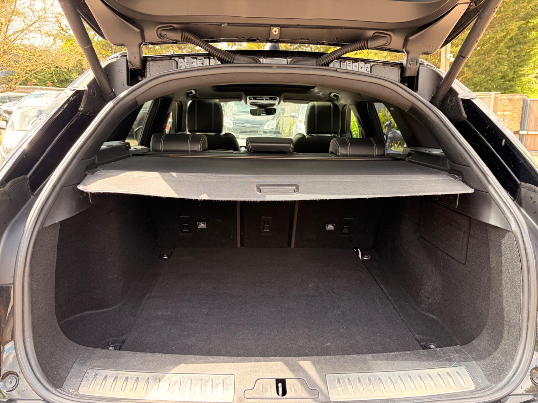 Land Rover Range Rover Velar view 23