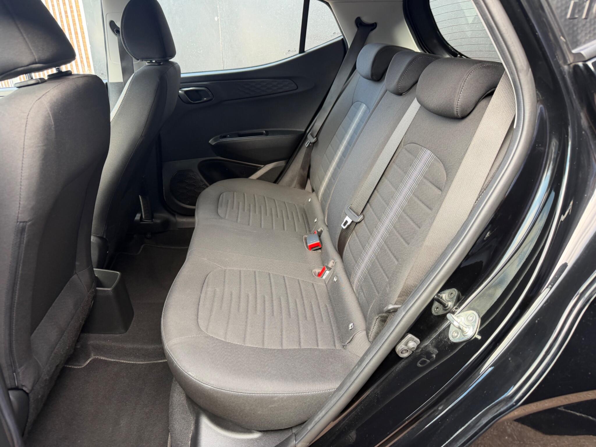 Hyundai I10 view 9