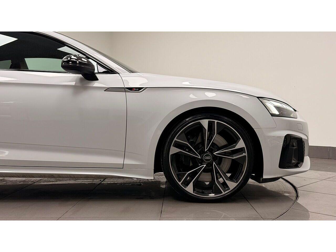 Audi S5 view 12