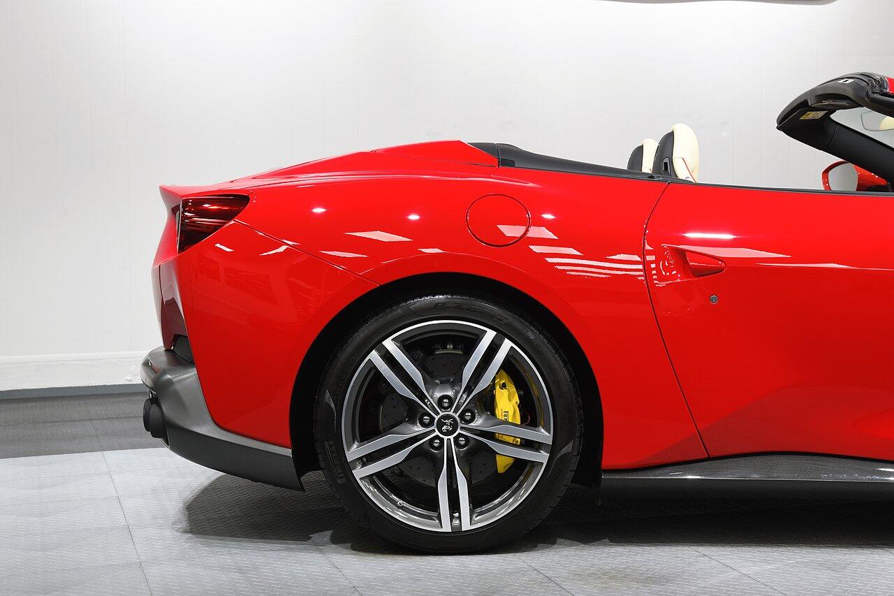 Ferrari Portofino view 45