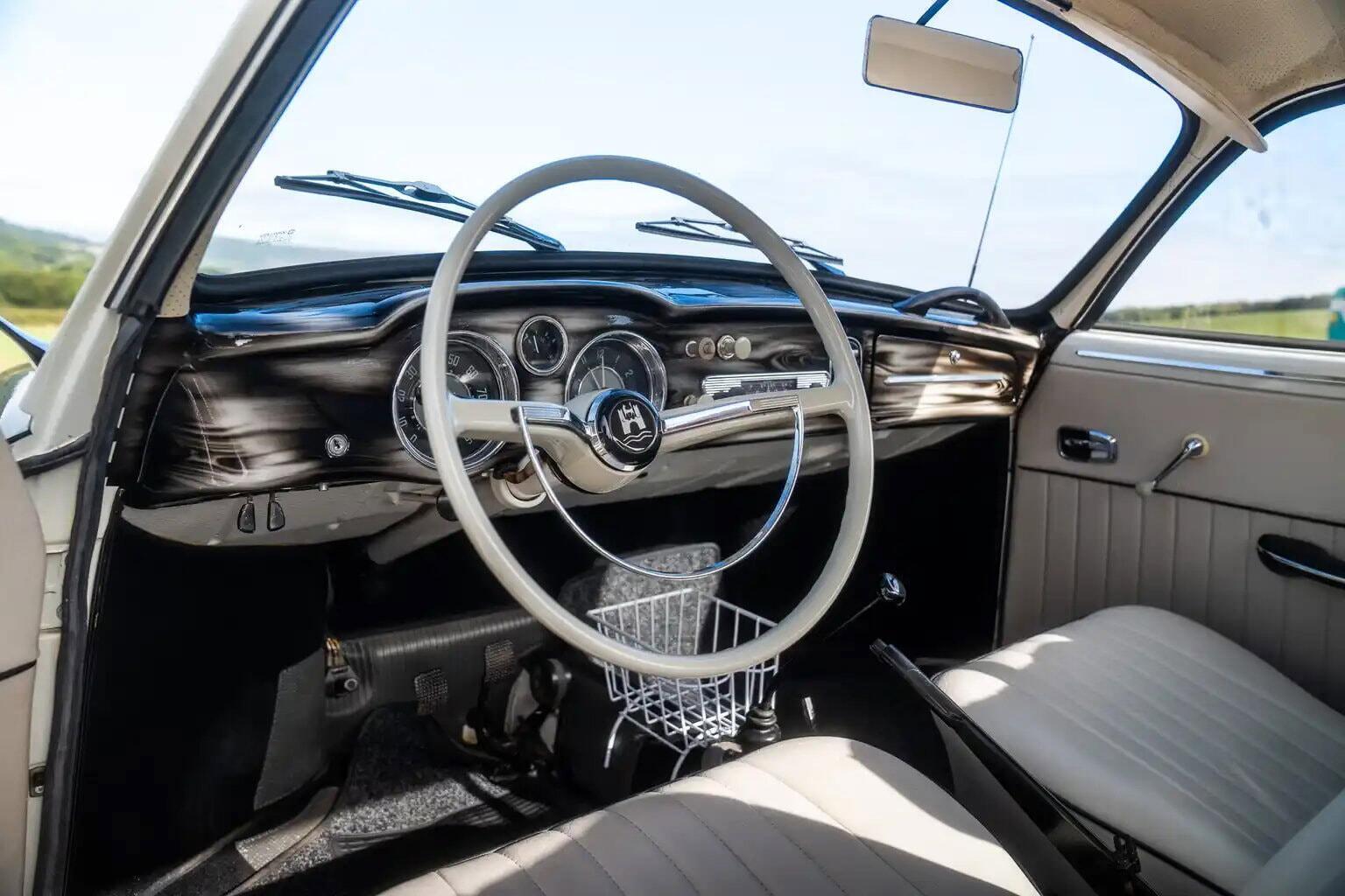 Volkswagen Volkswagen Karmann view 20