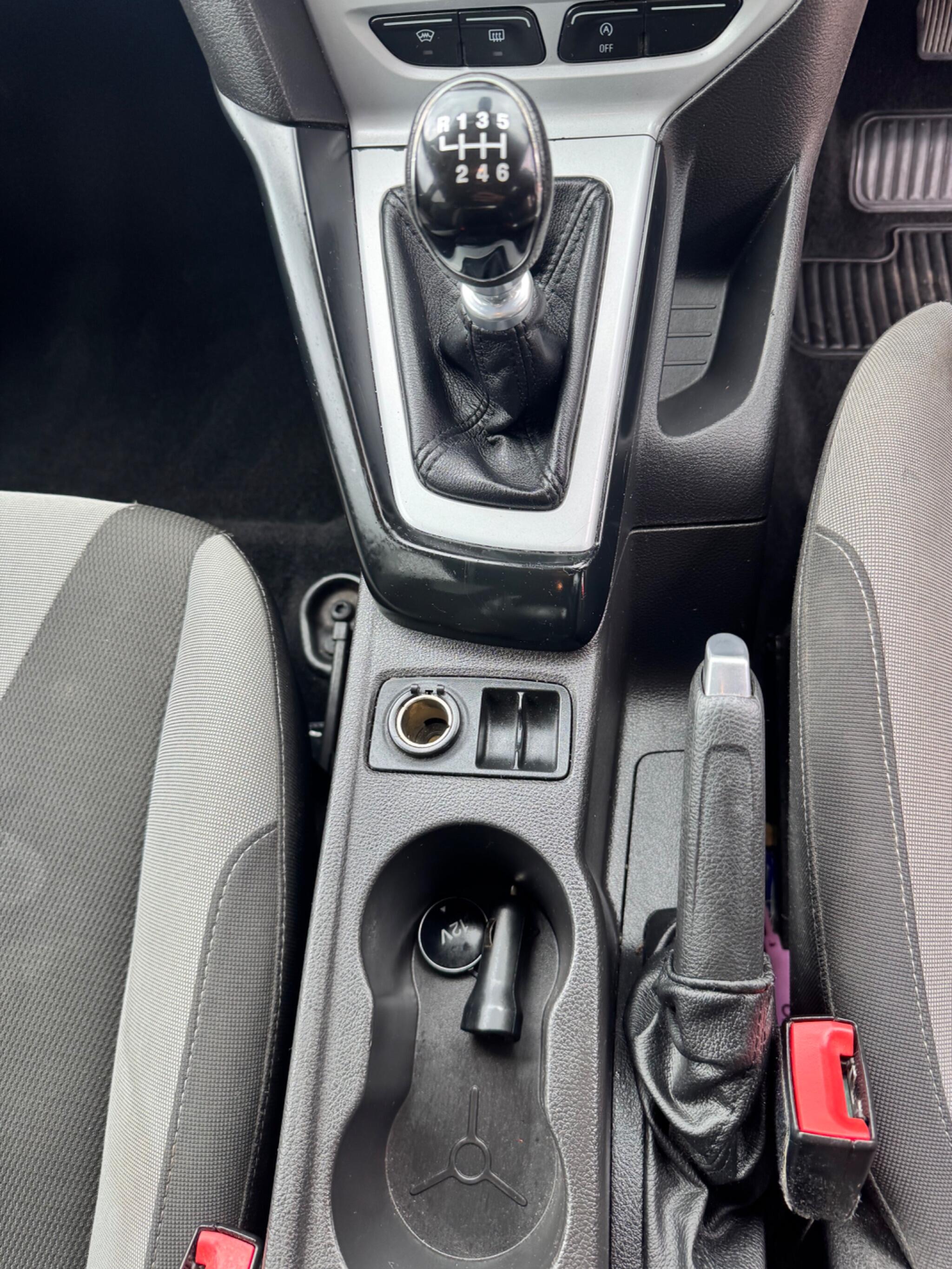 Ford Focus view 24