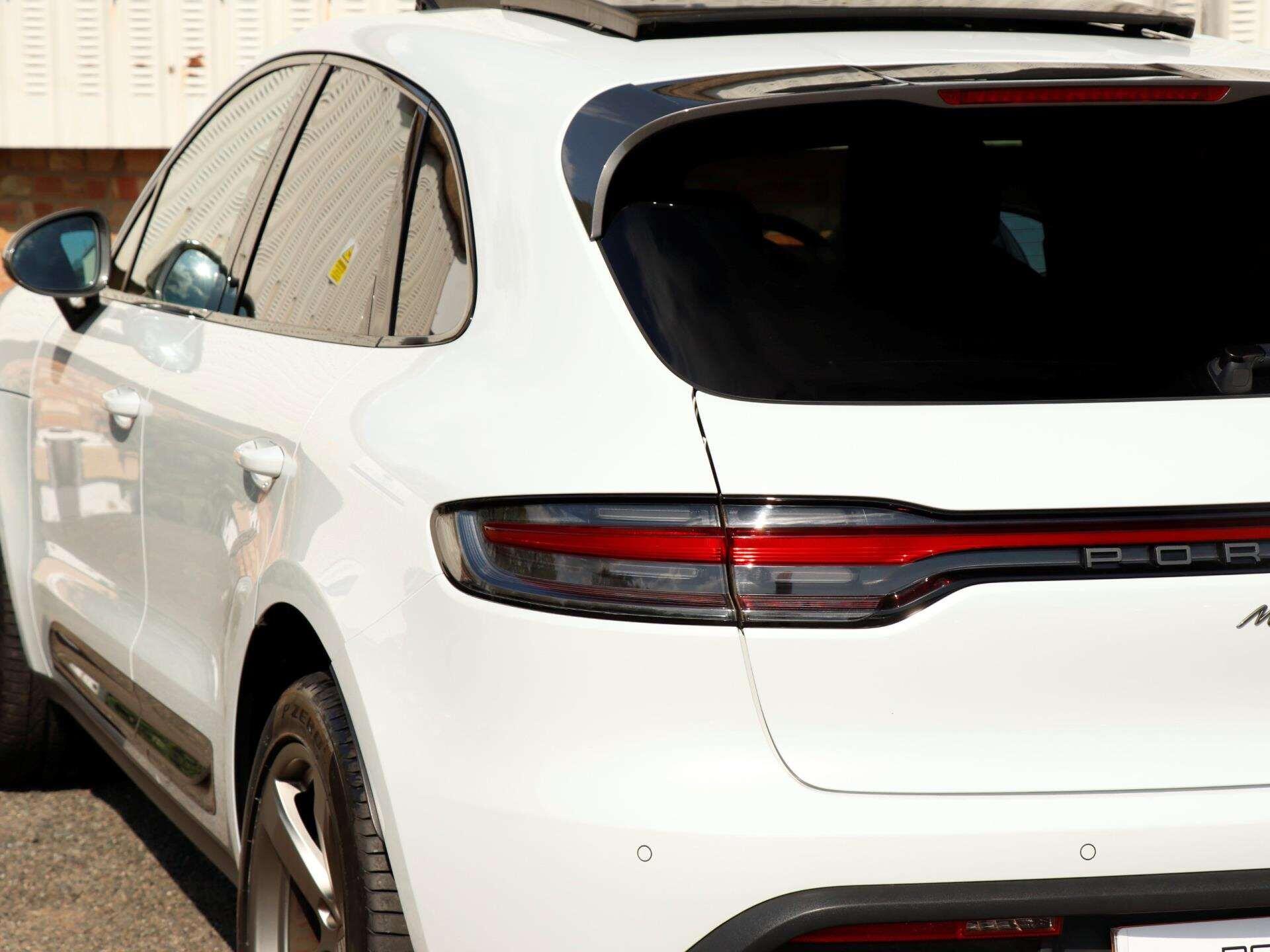 Porsche Macan view 35