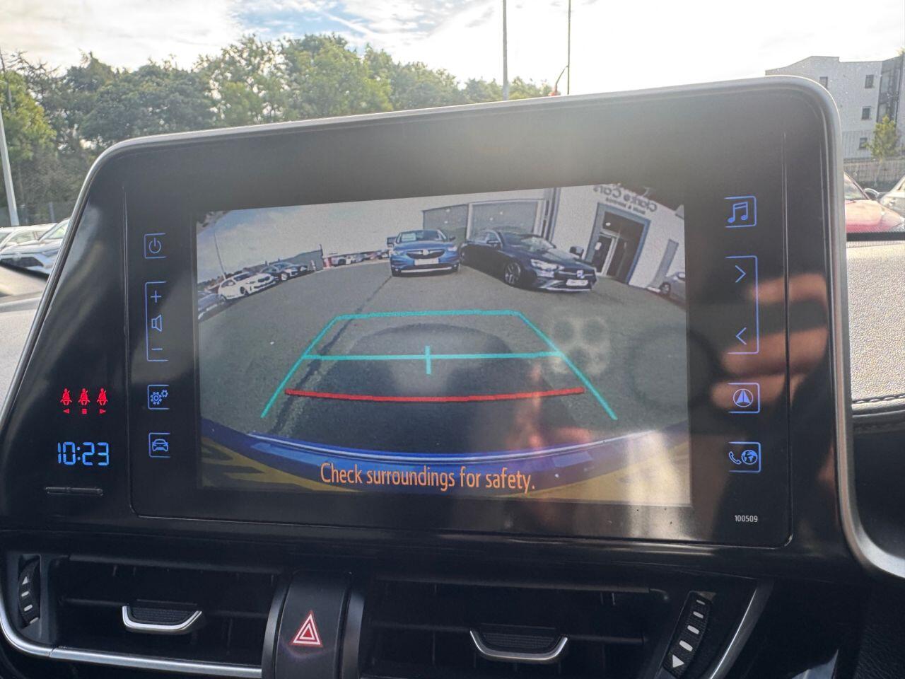 Toyota C-HR view 23