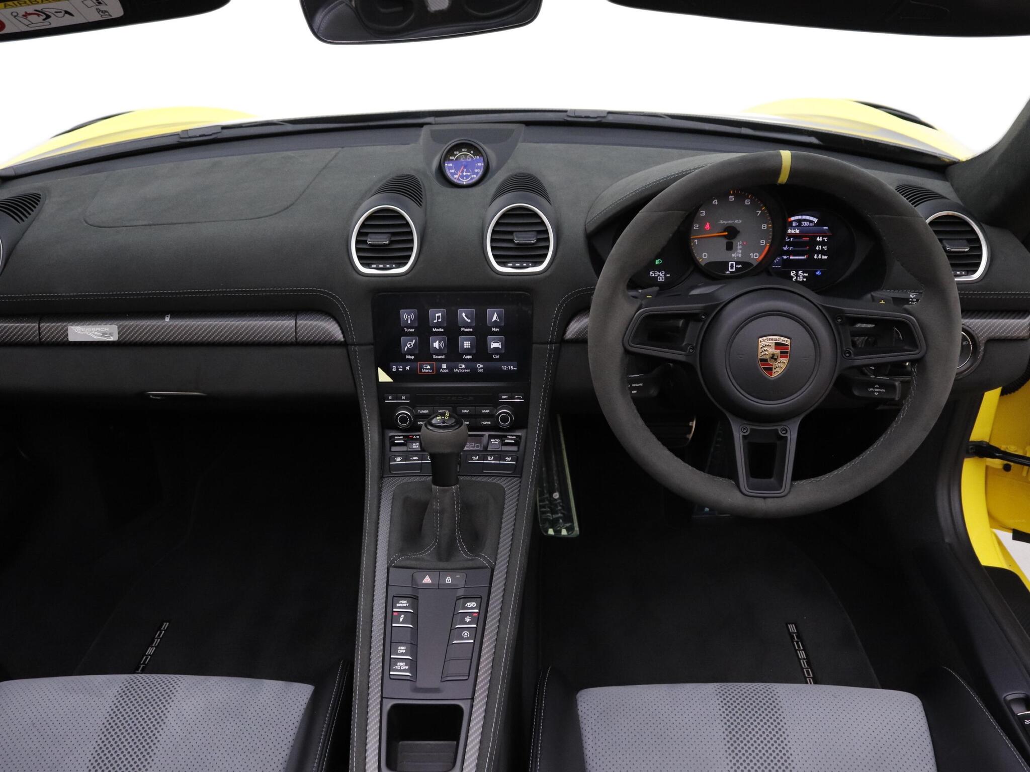 Porsche 718 Spyder view 11