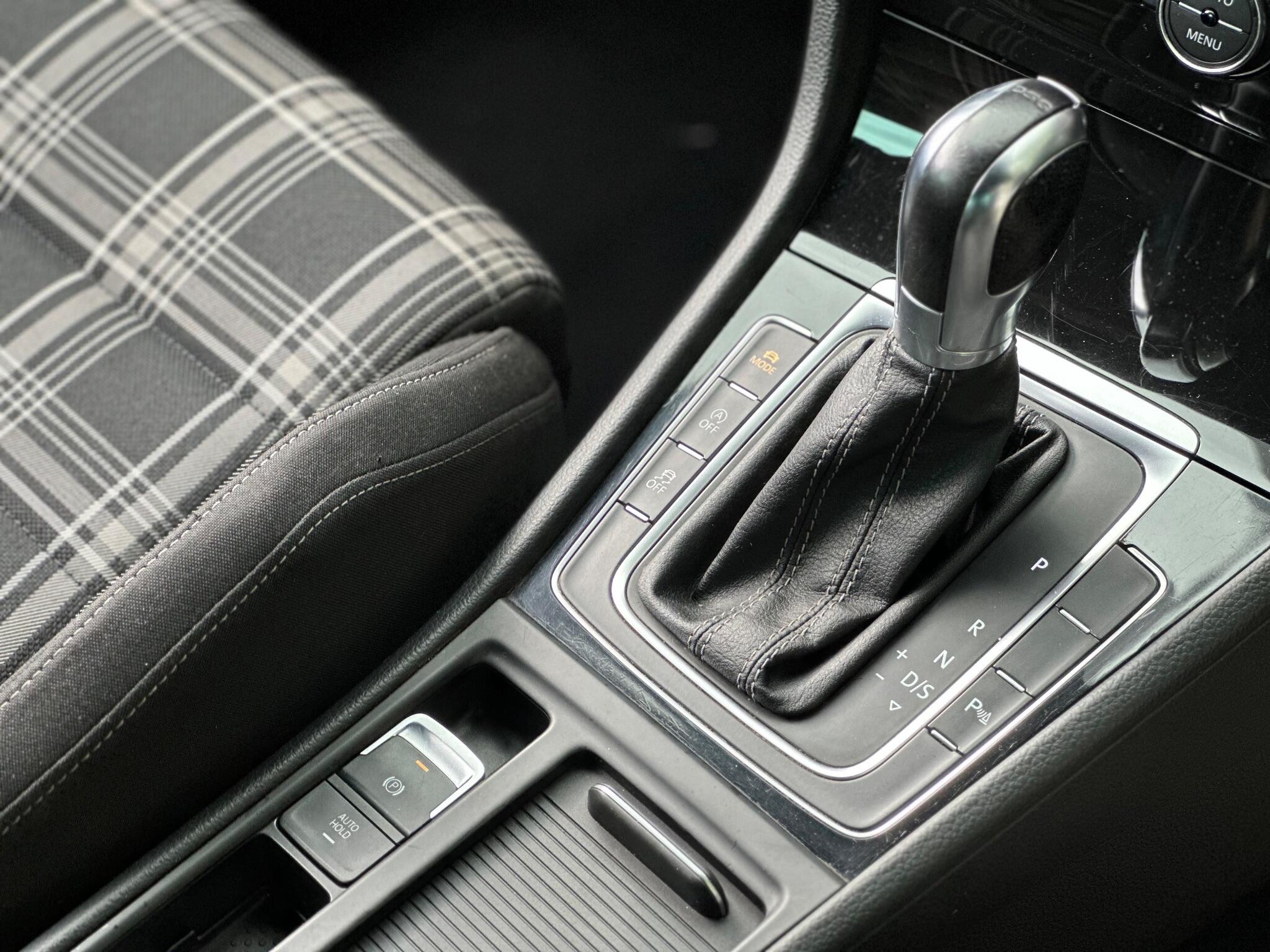 Volkswagen Golf view 13