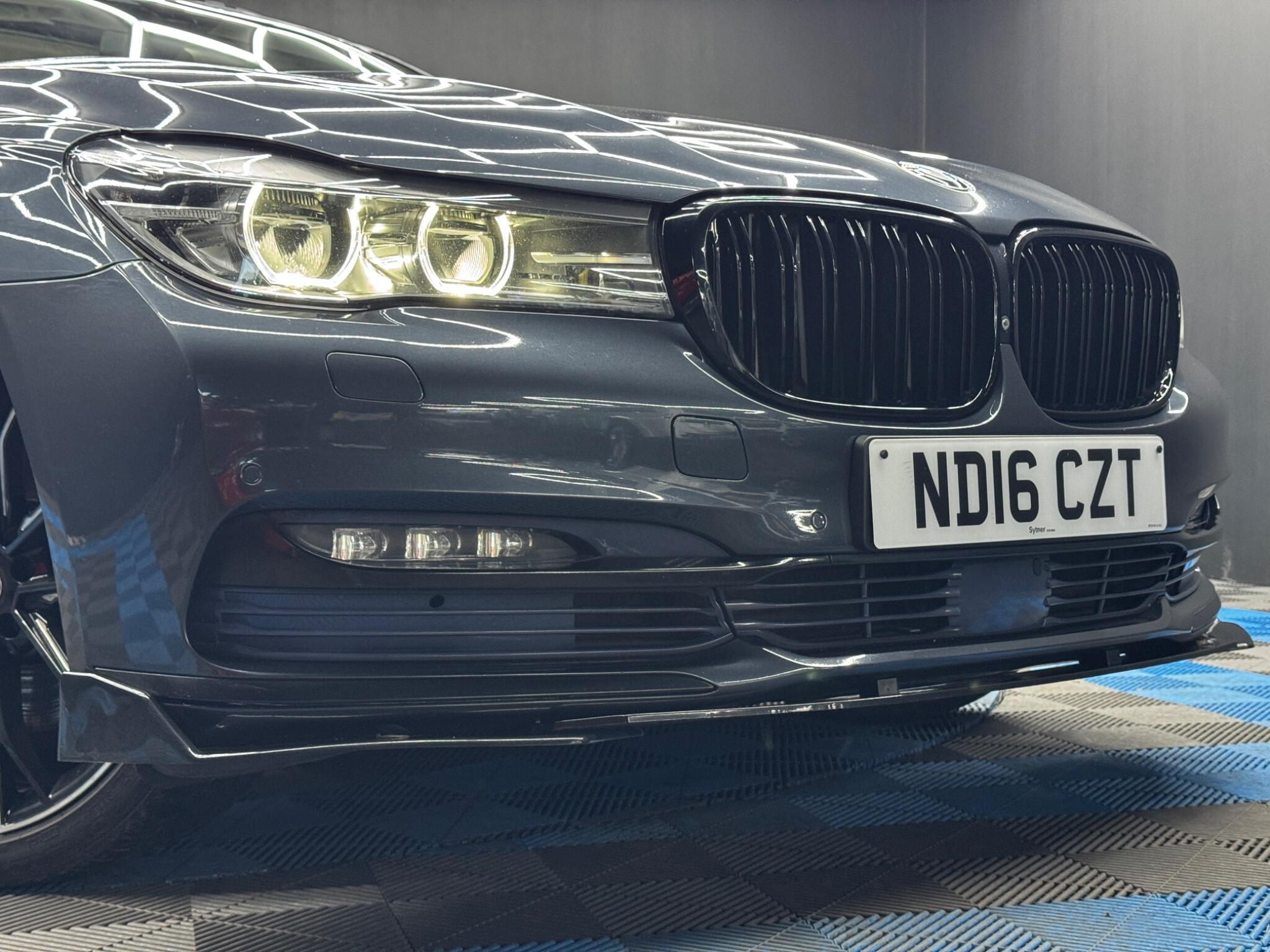 BMW 7 Series view 50