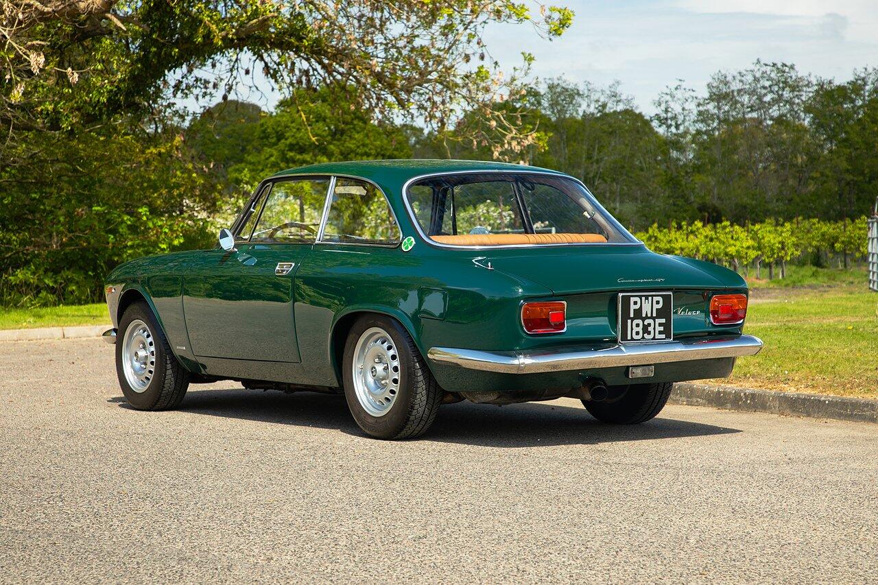 Alfa Romeo Giulia view 3