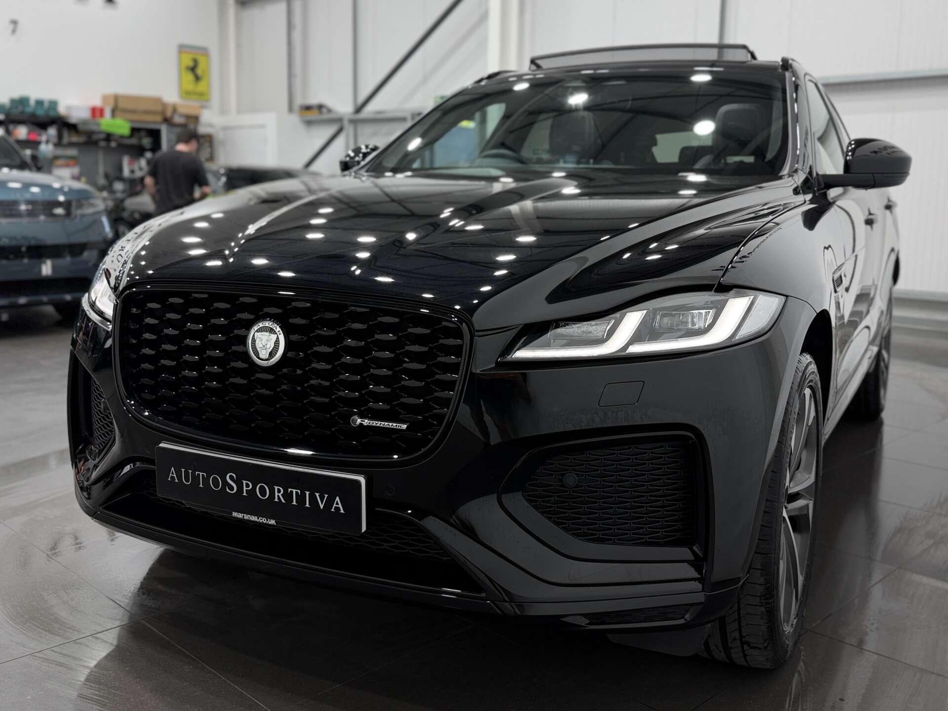 Jaguar F-Pace view 9