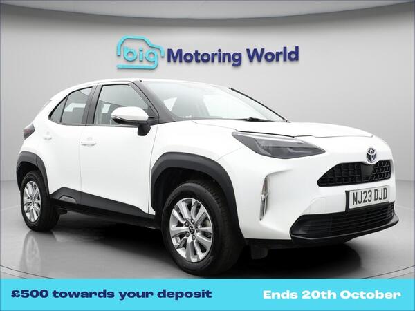 White 2023 Toyota Yaris Cross Estate Front-wheel drive Automatic