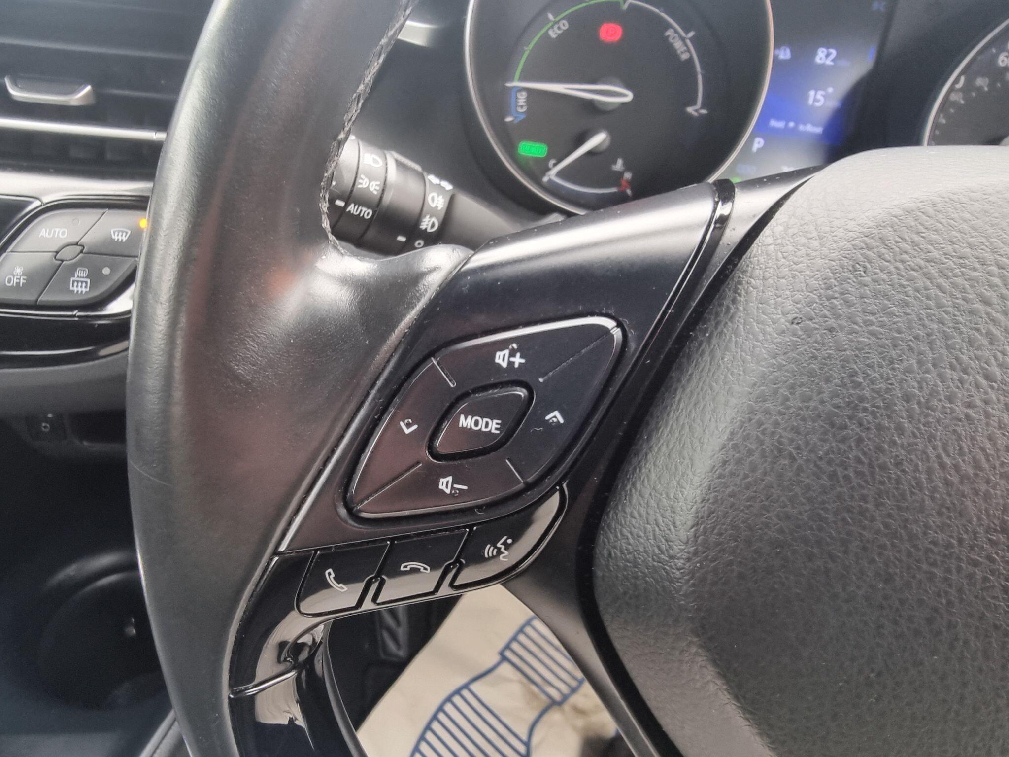 Toyota C-HR view 31