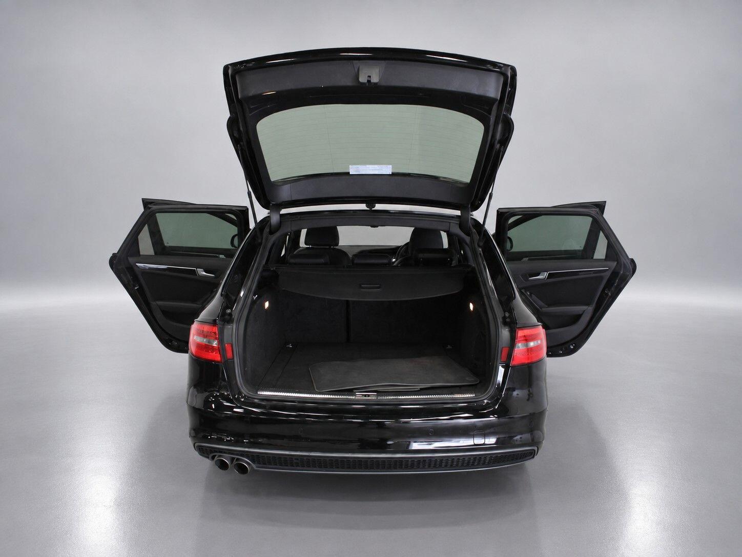 Audi A4 view 23