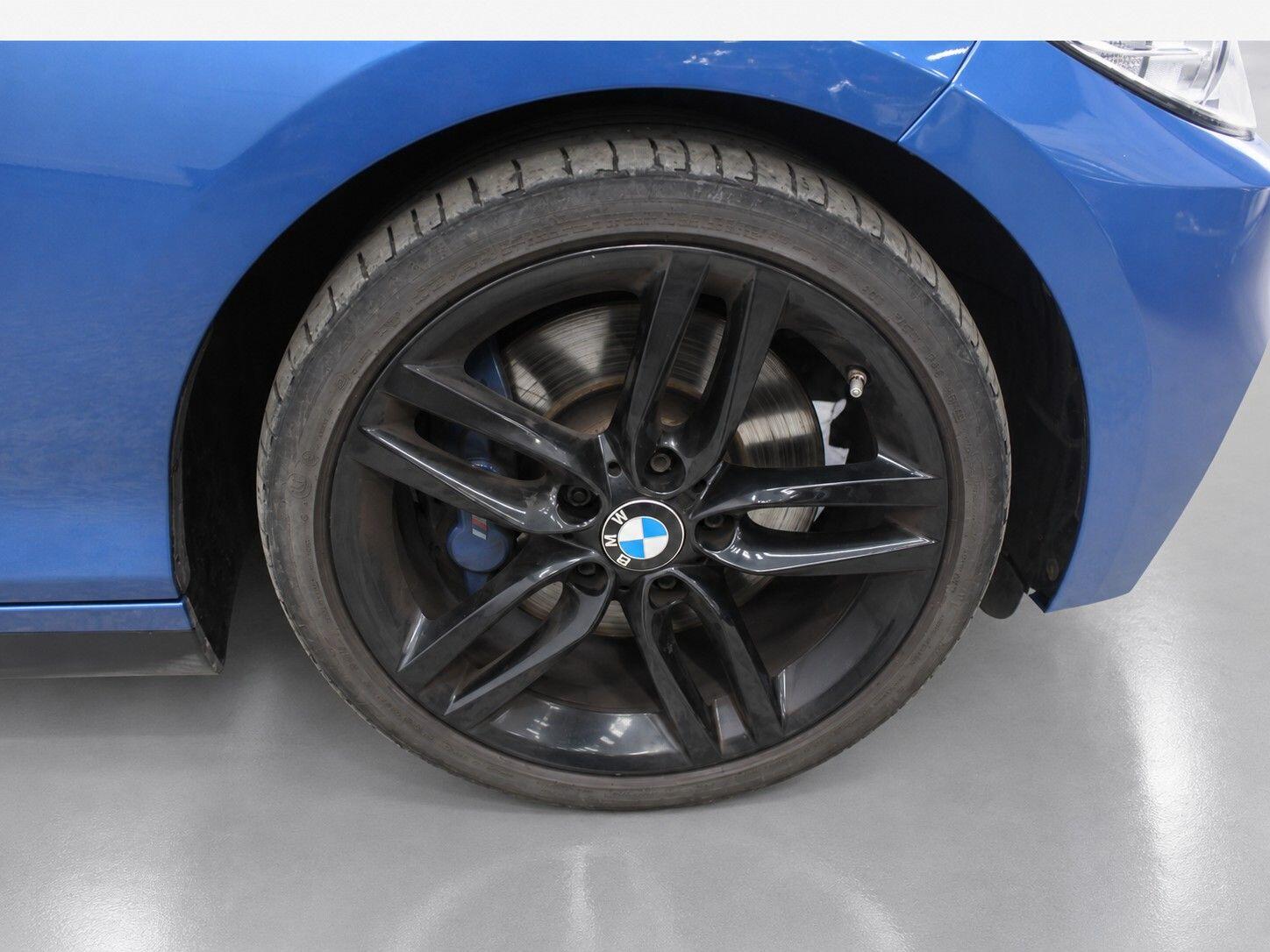 BMW 2 Series view 59