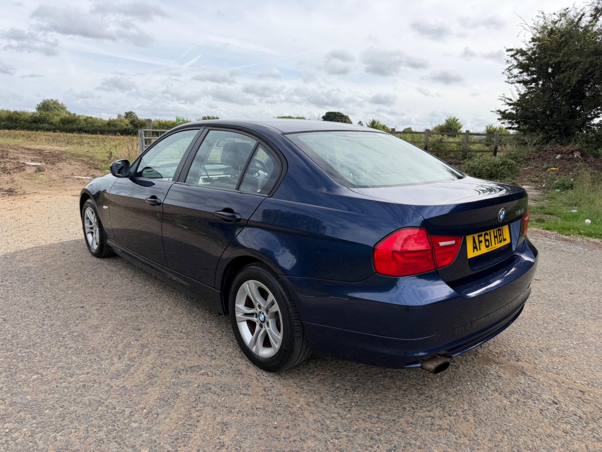 BMW 3 Series view 21