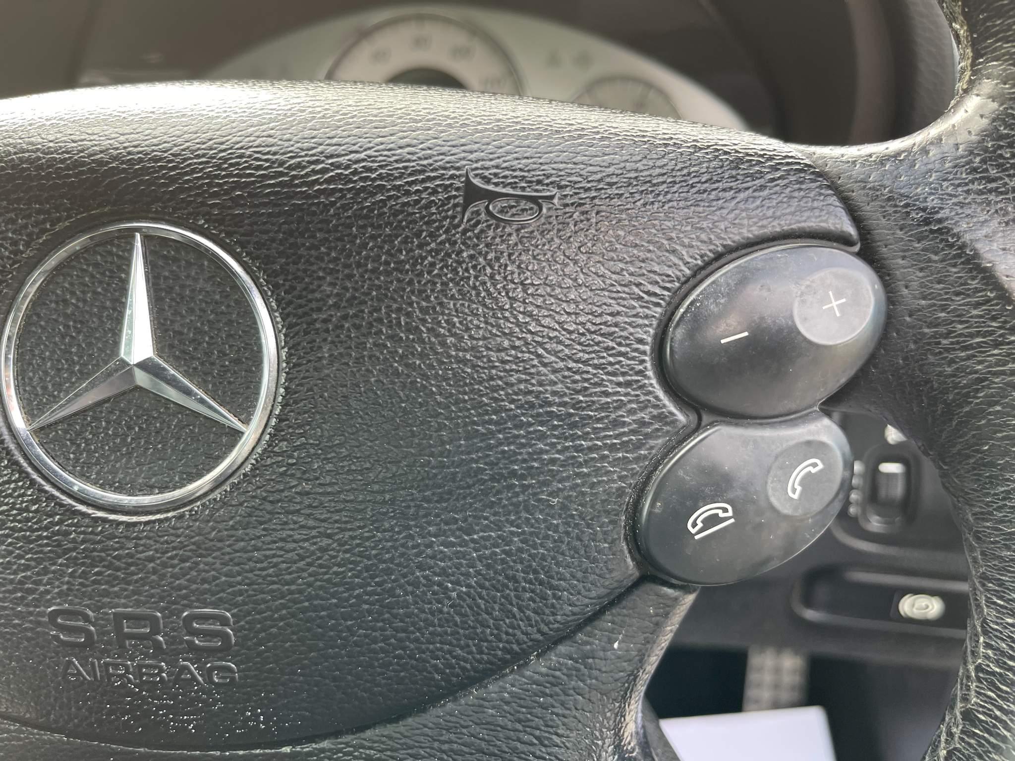 Mercedes-Benz CLK view 29