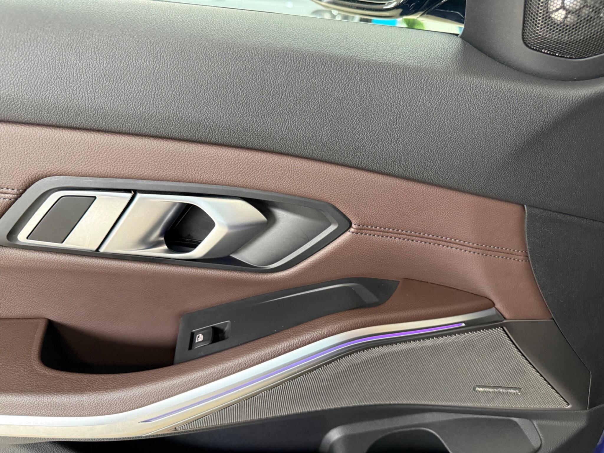 BMW 3 Series view 19