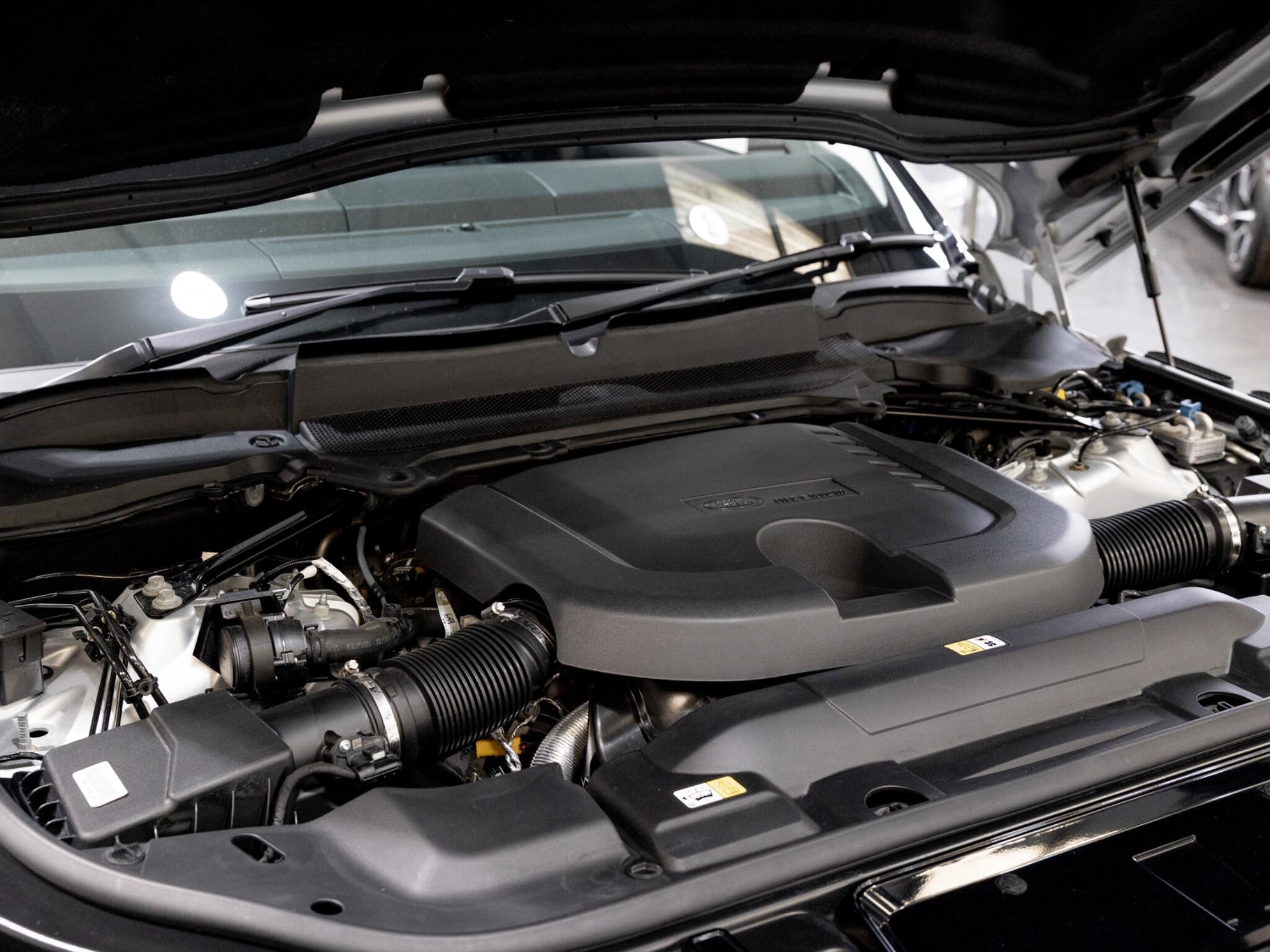 Land Rover Range Rover Sport view 18