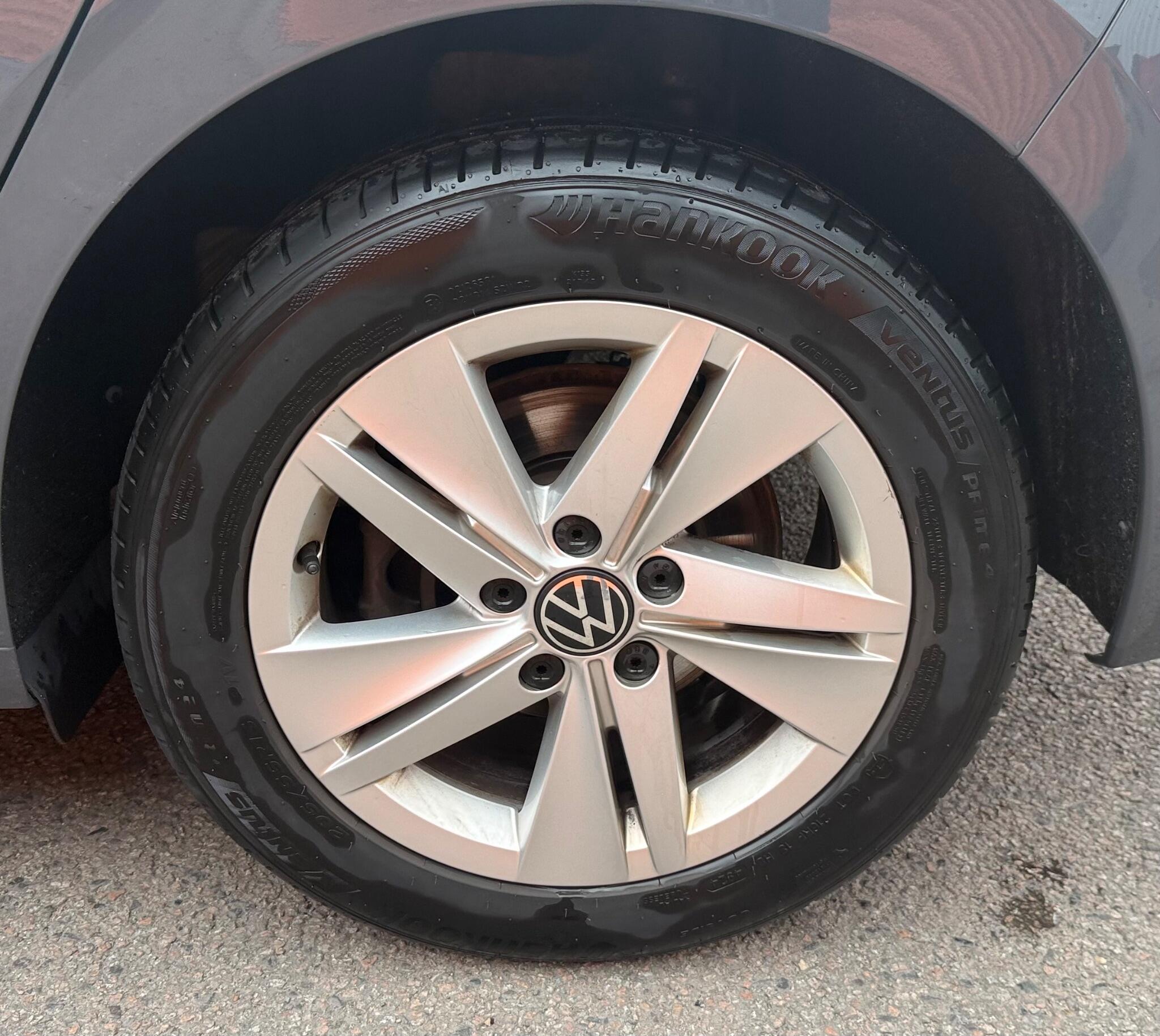 Volkswagen Golf view 13