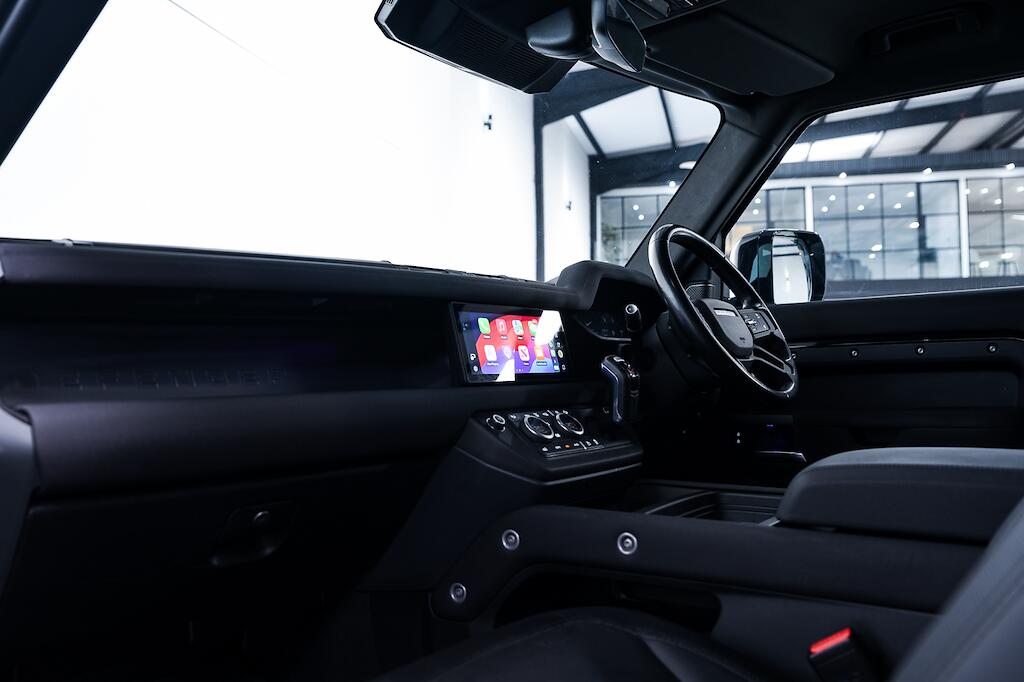 Land Rover Defender view 15