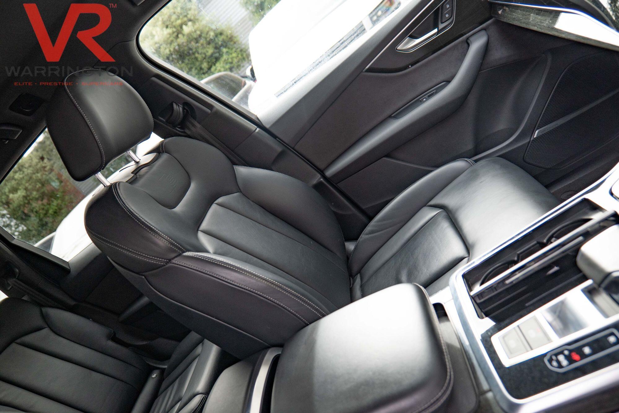 Audi Q7 view 4