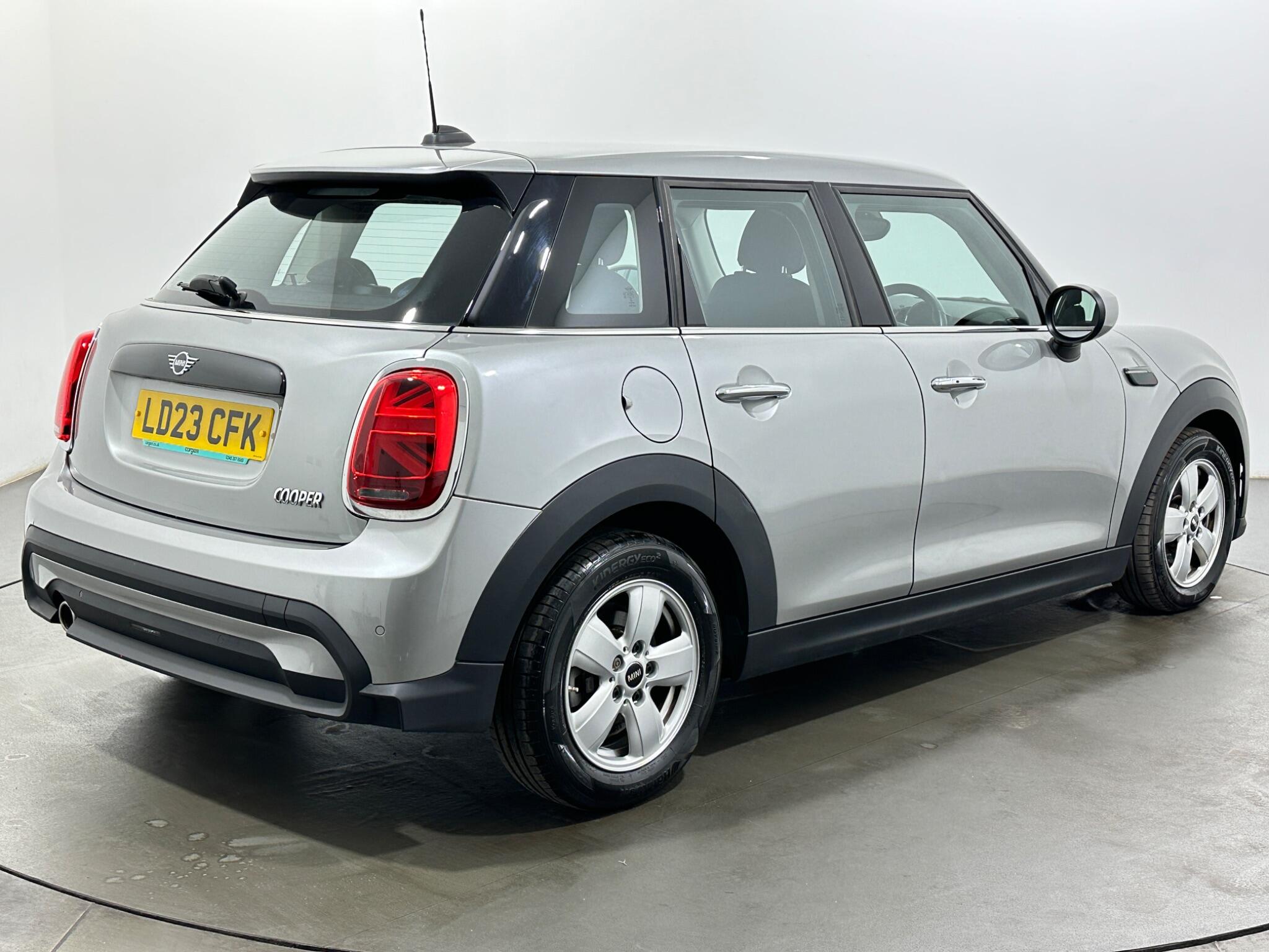 Mini Cooper view 8