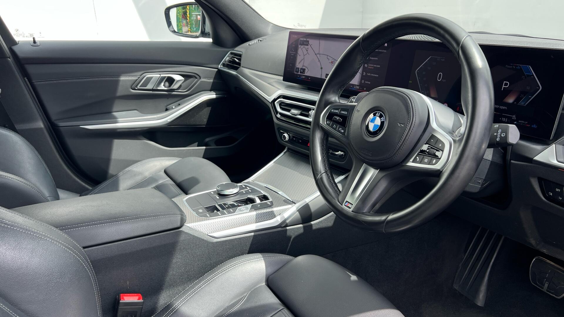 BMW 3 Series view 6