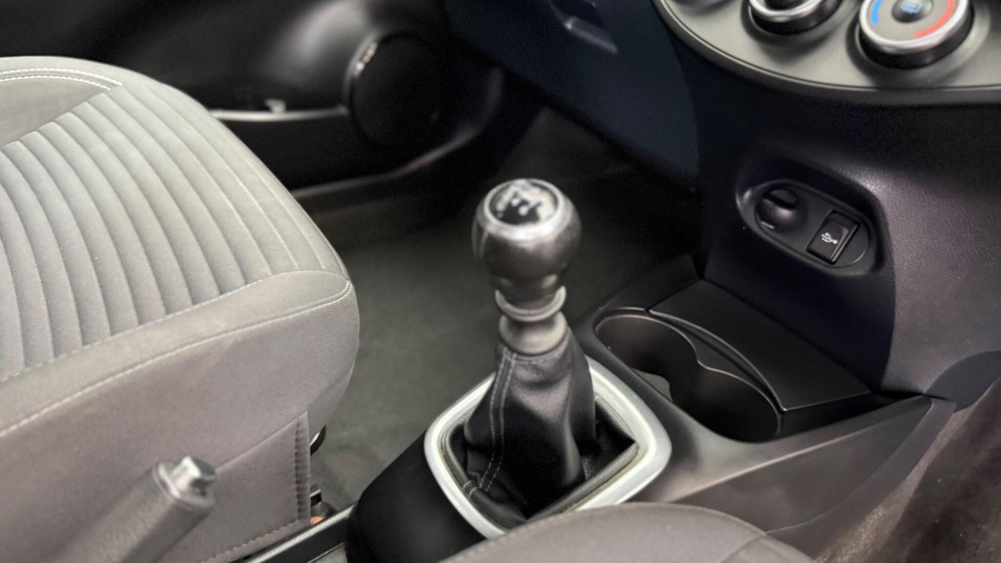 Toyota Yaris view 20