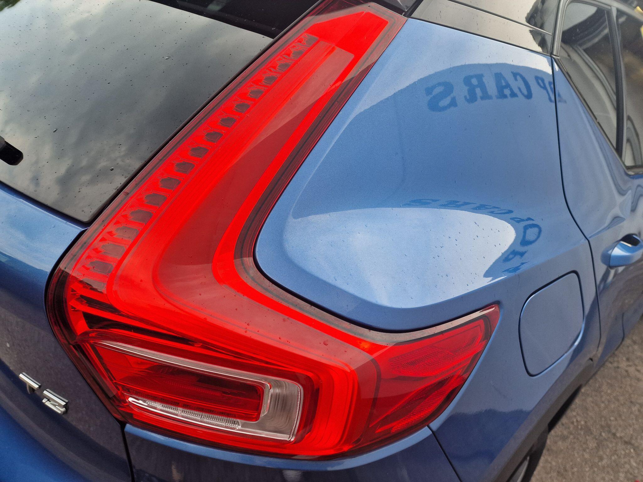 Volvo XC40 view 32