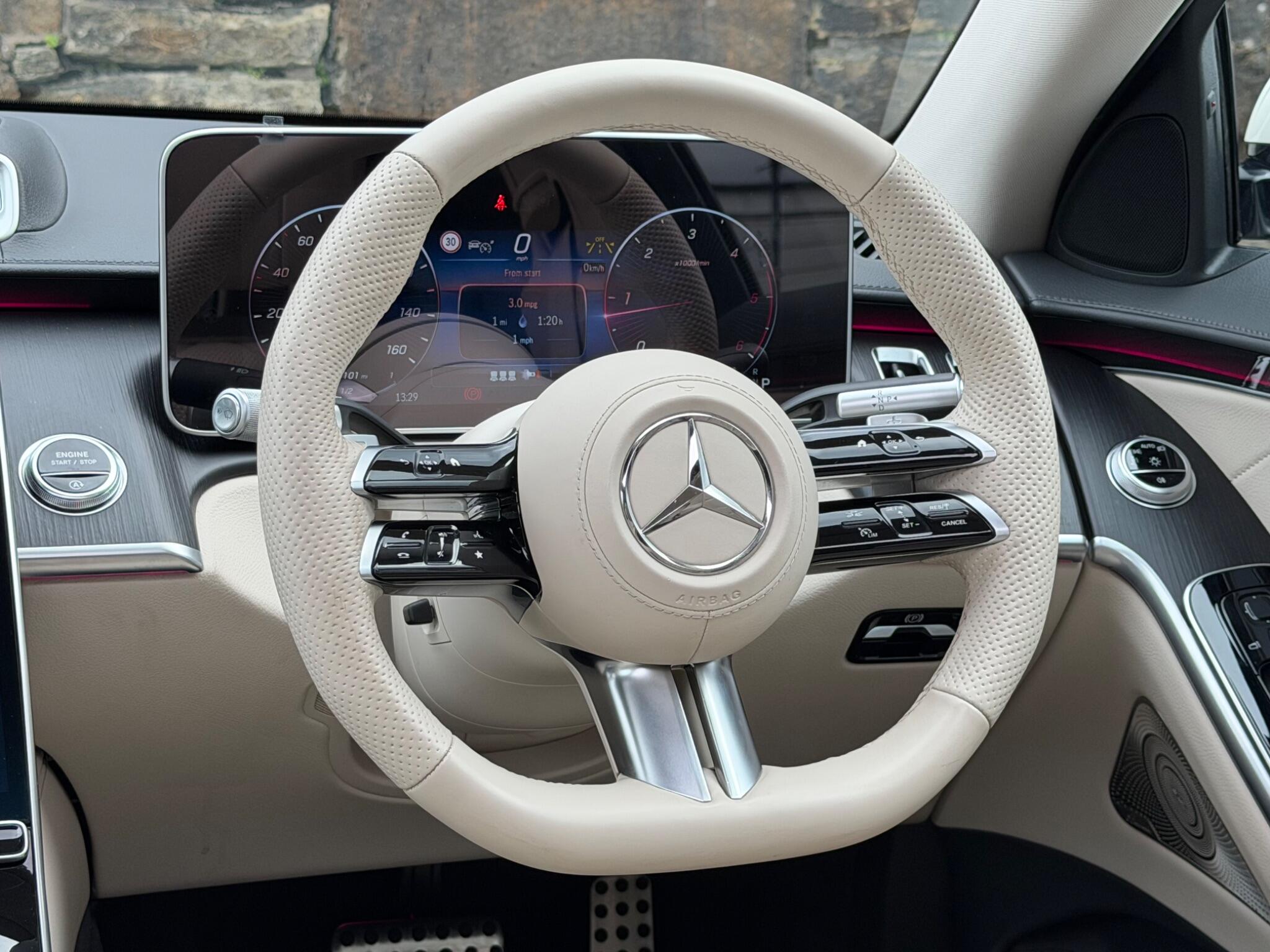 Mercedes-Benz S-Class view 29