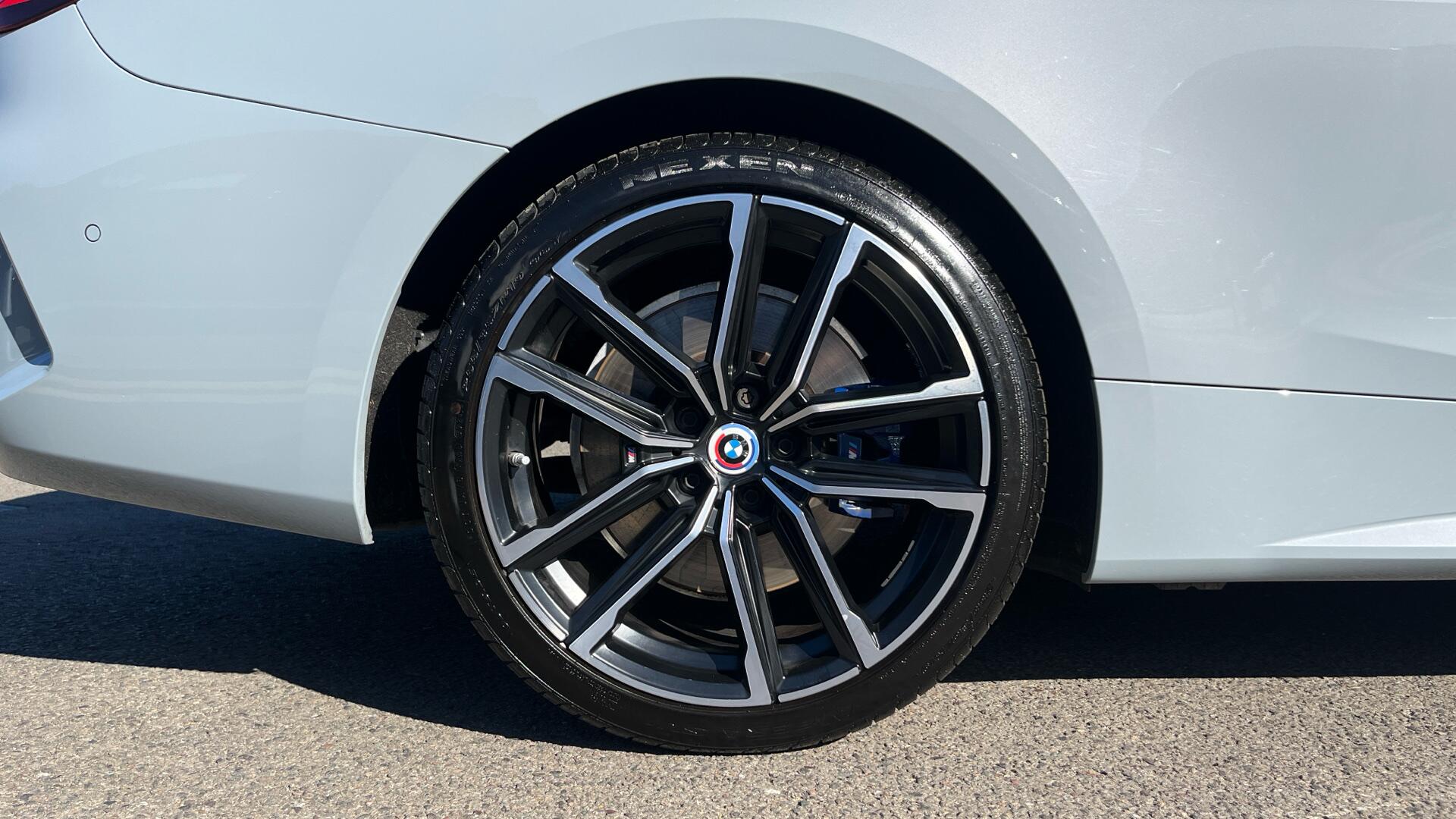 BMW 4 Series view 14