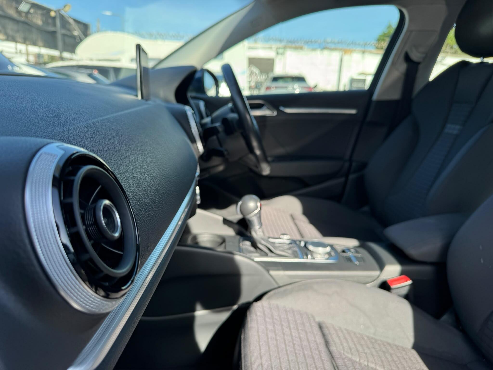 Audi A3 view 75