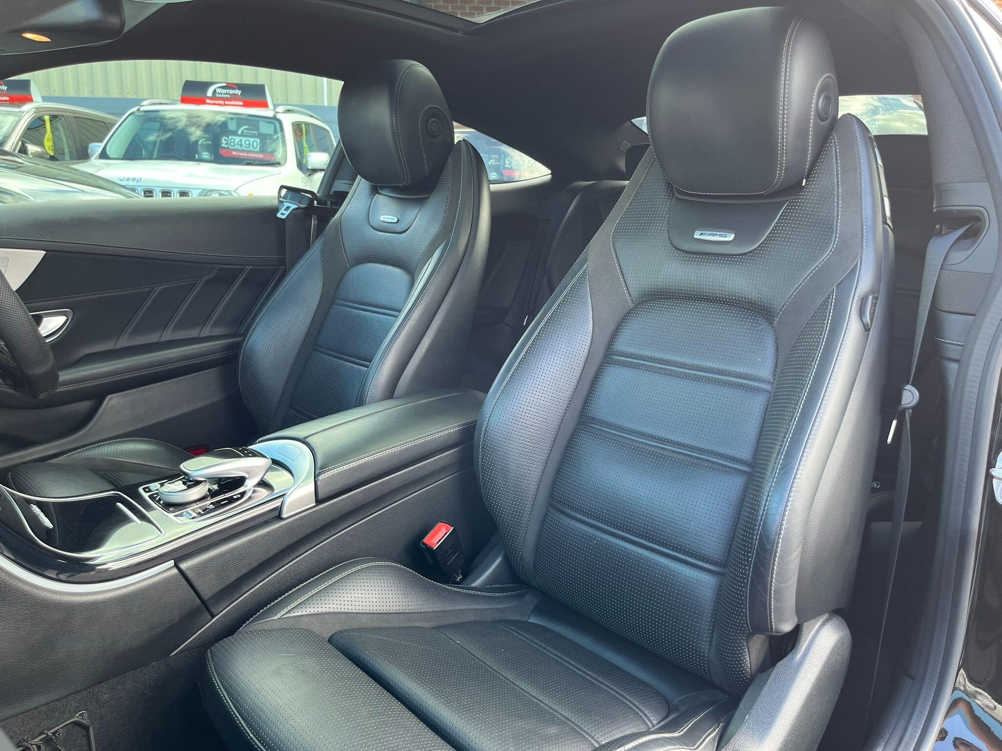 Mercedes-Benz C-Class view 32