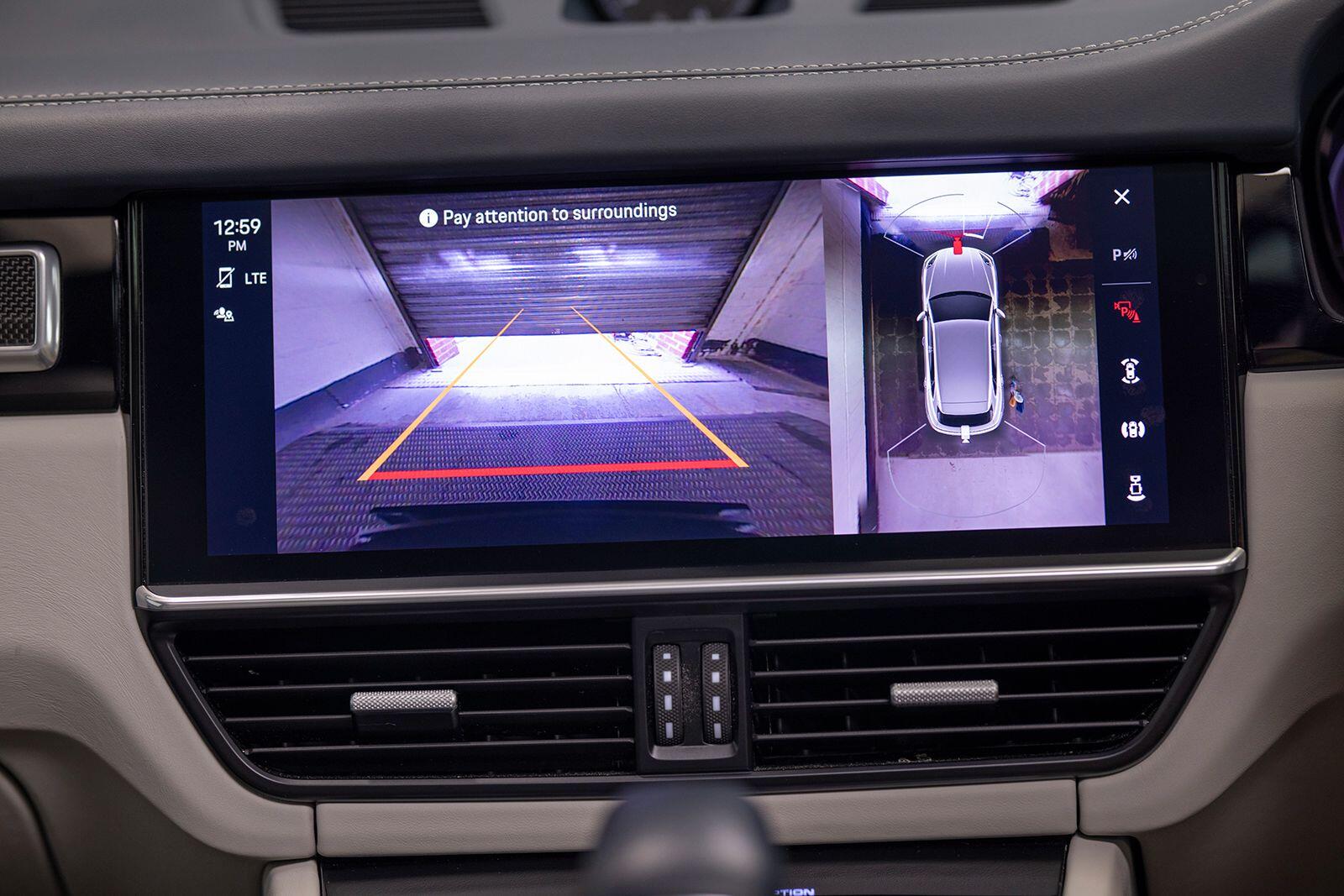 Porsche Cayenne view 60